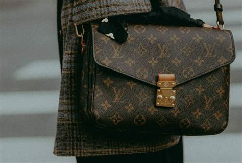 neppe louis vuitton tasje kopen|Neppe Louis Vuitton herkennen (5 simpele Manieren) .